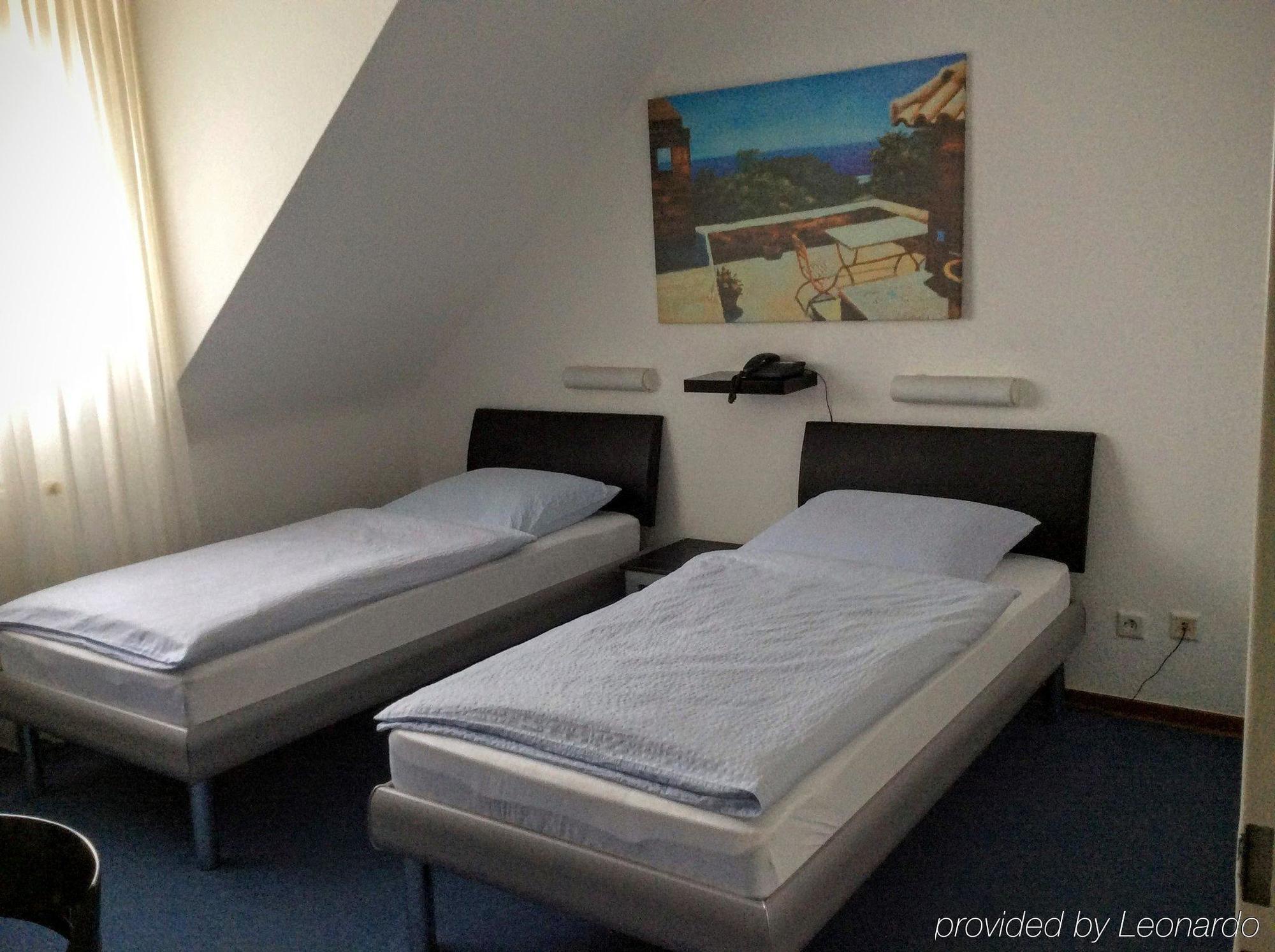 Hotel Alt Buettgen คาร์สท์ ภายนอก รูปภาพ