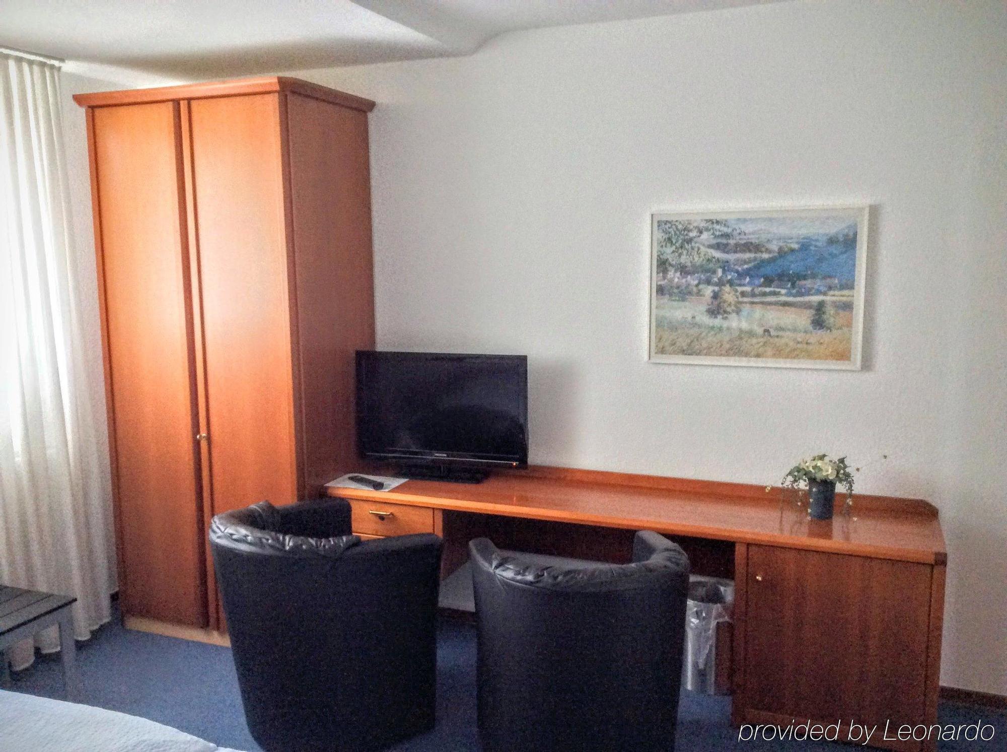 Hotel Alt Buettgen คาร์สท์ ภายนอก รูปภาพ