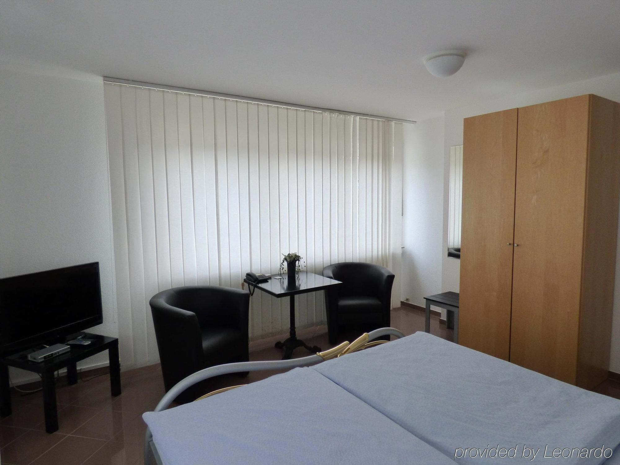 Hotel Alt Buettgen คาร์สท์ ภายนอก รูปภาพ