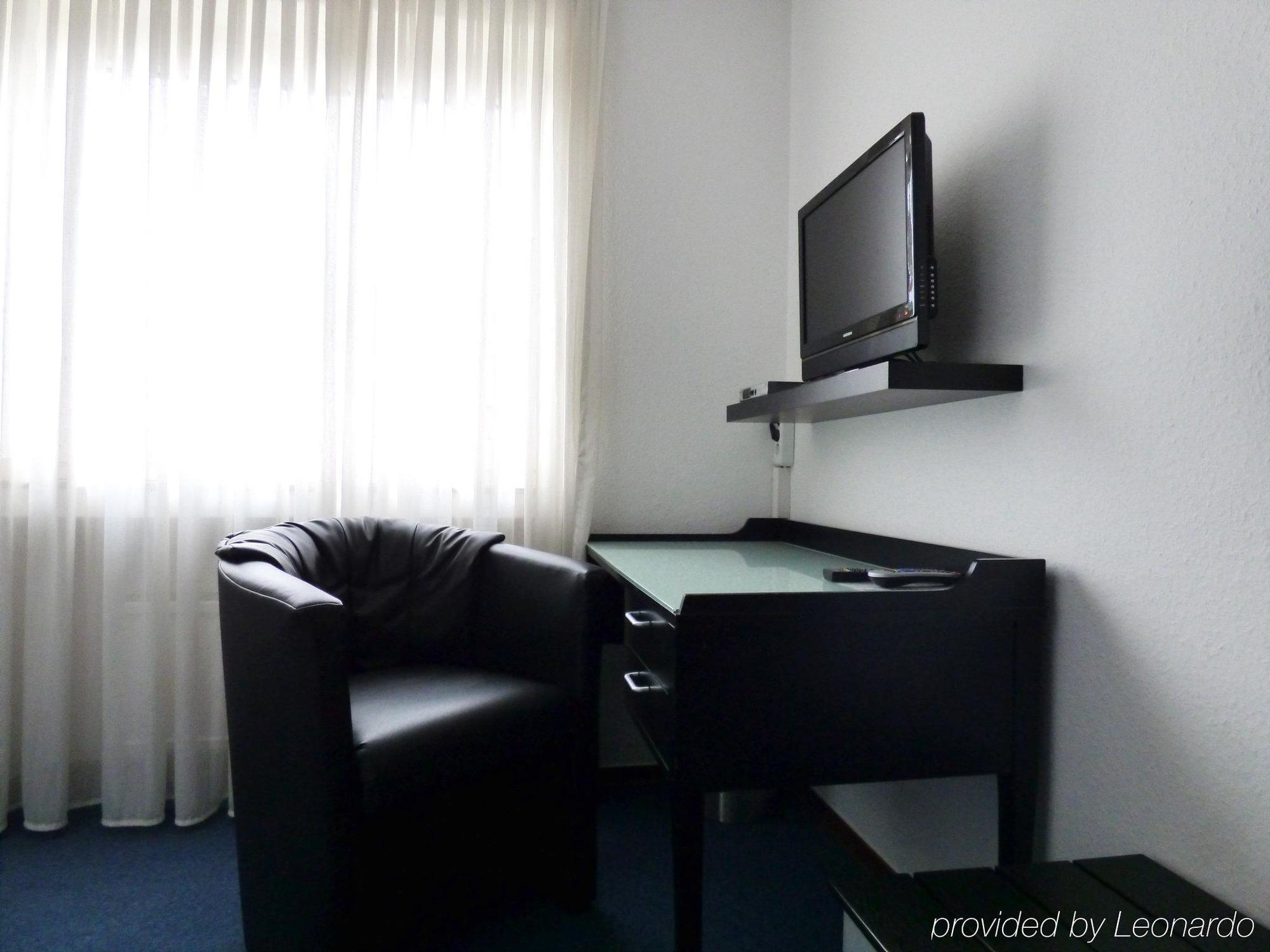 Hotel Alt Buettgen คาร์สท์ ภายนอก รูปภาพ