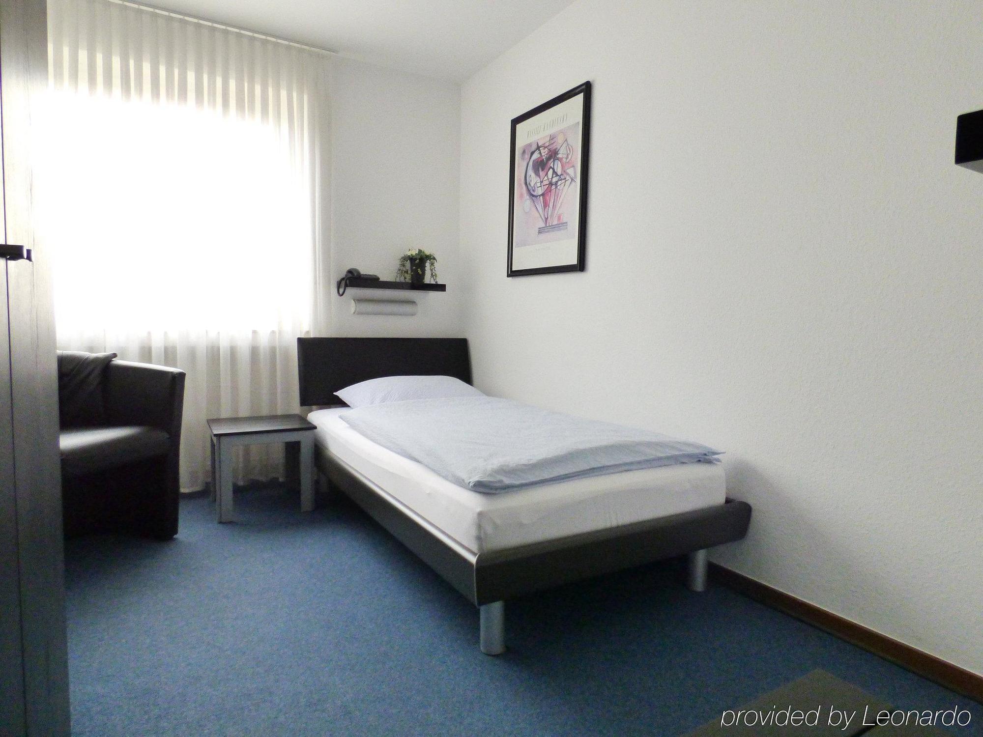 Hotel Alt Buettgen คาร์สท์ ภายนอก รูปภาพ