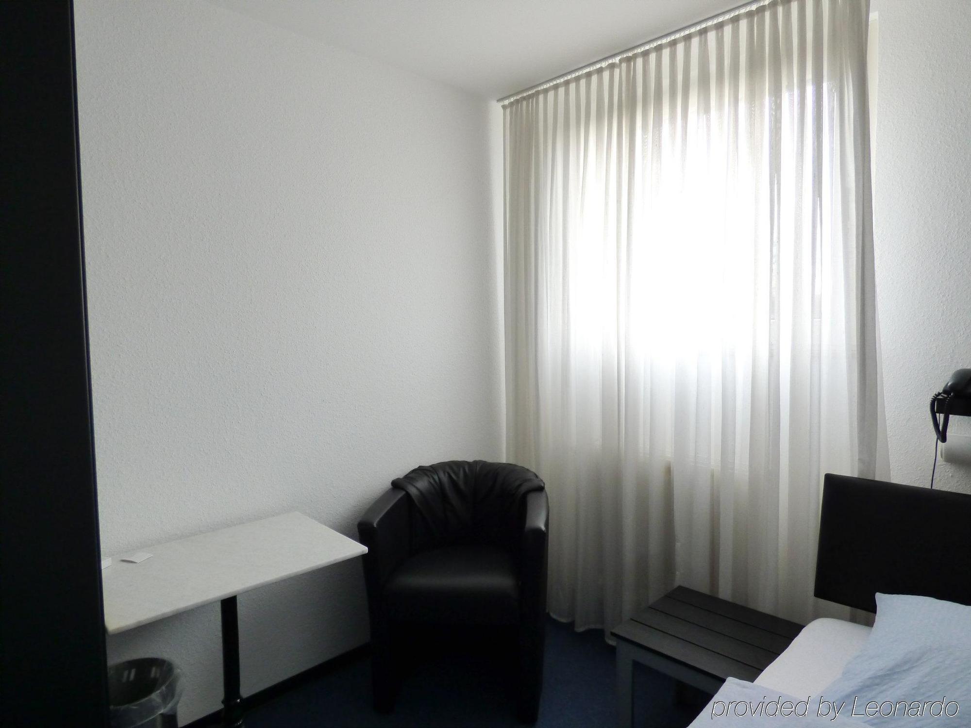 Hotel Alt Buettgen คาร์สท์ ภายนอก รูปภาพ