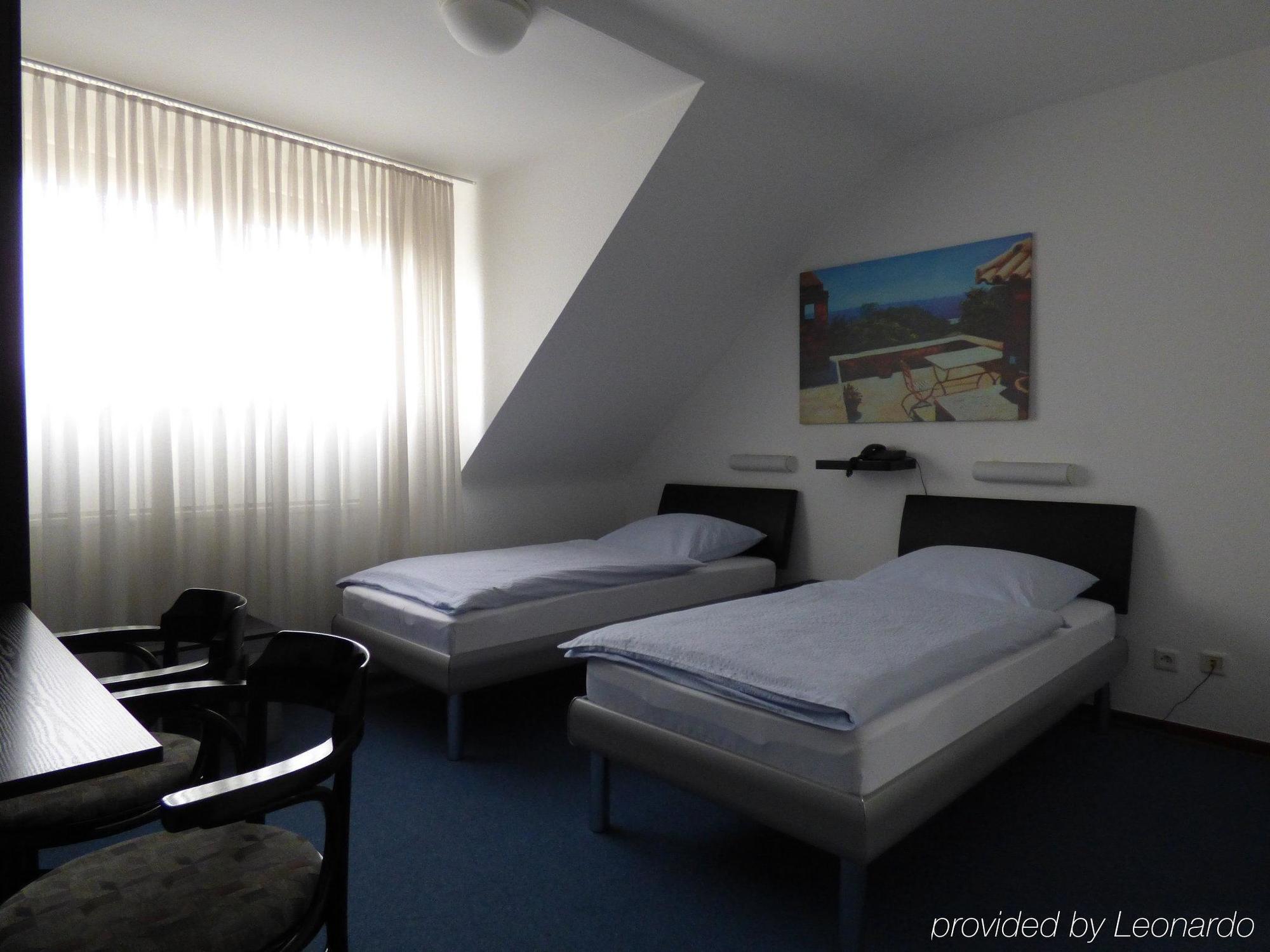Hotel Alt Buettgen คาร์สท์ ภายนอก รูปภาพ