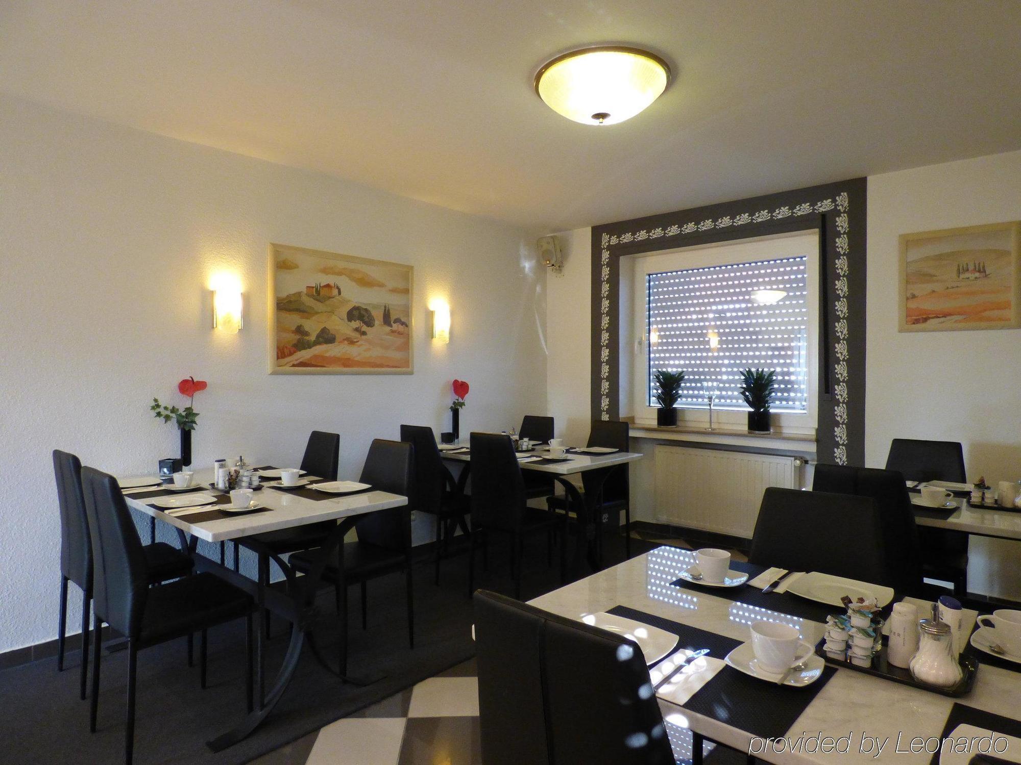 Hotel Alt Buettgen คาร์สท์ ภายนอก รูปภาพ