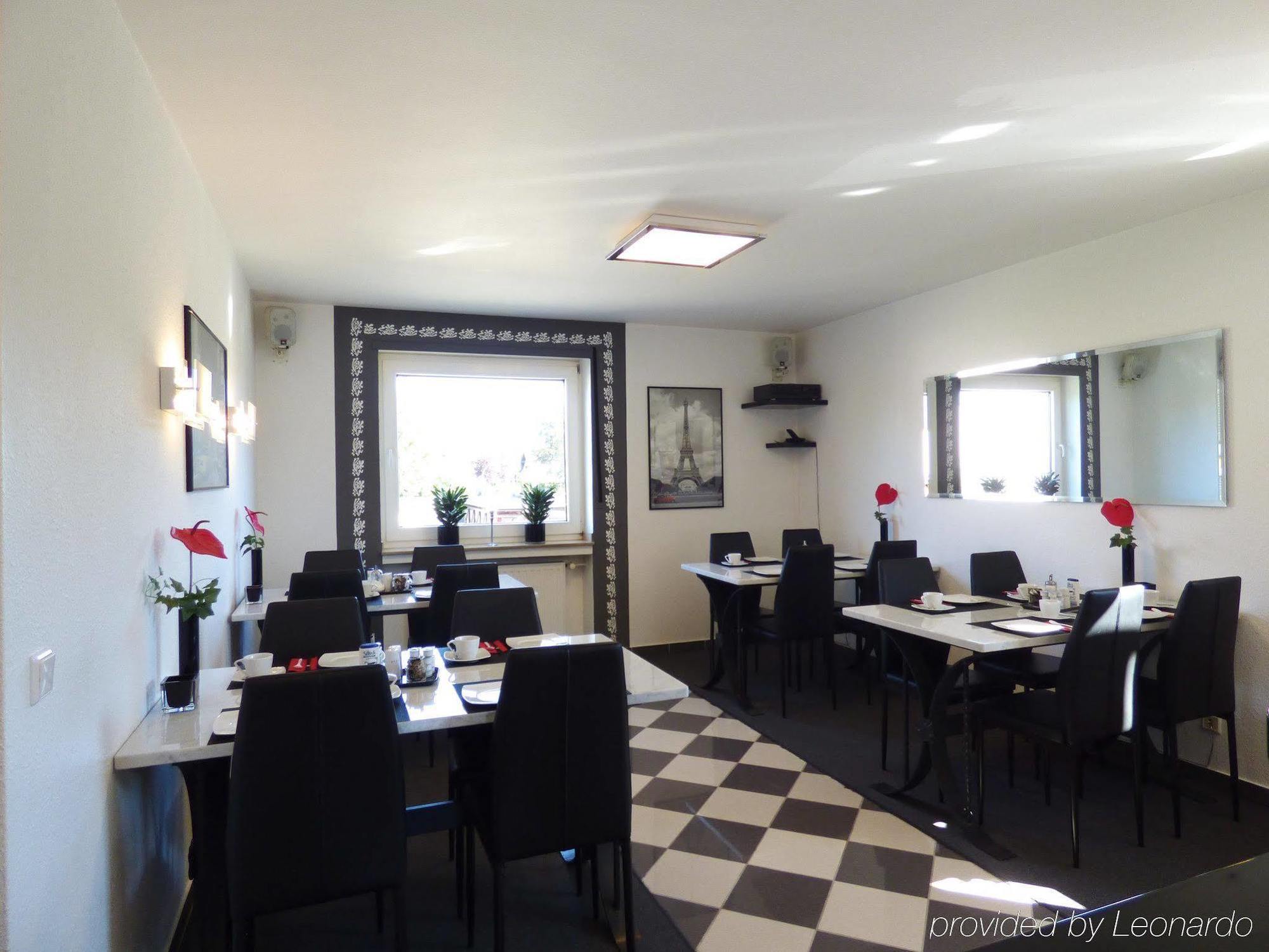 Hotel Alt Buettgen คาร์สท์ ภายนอก รูปภาพ