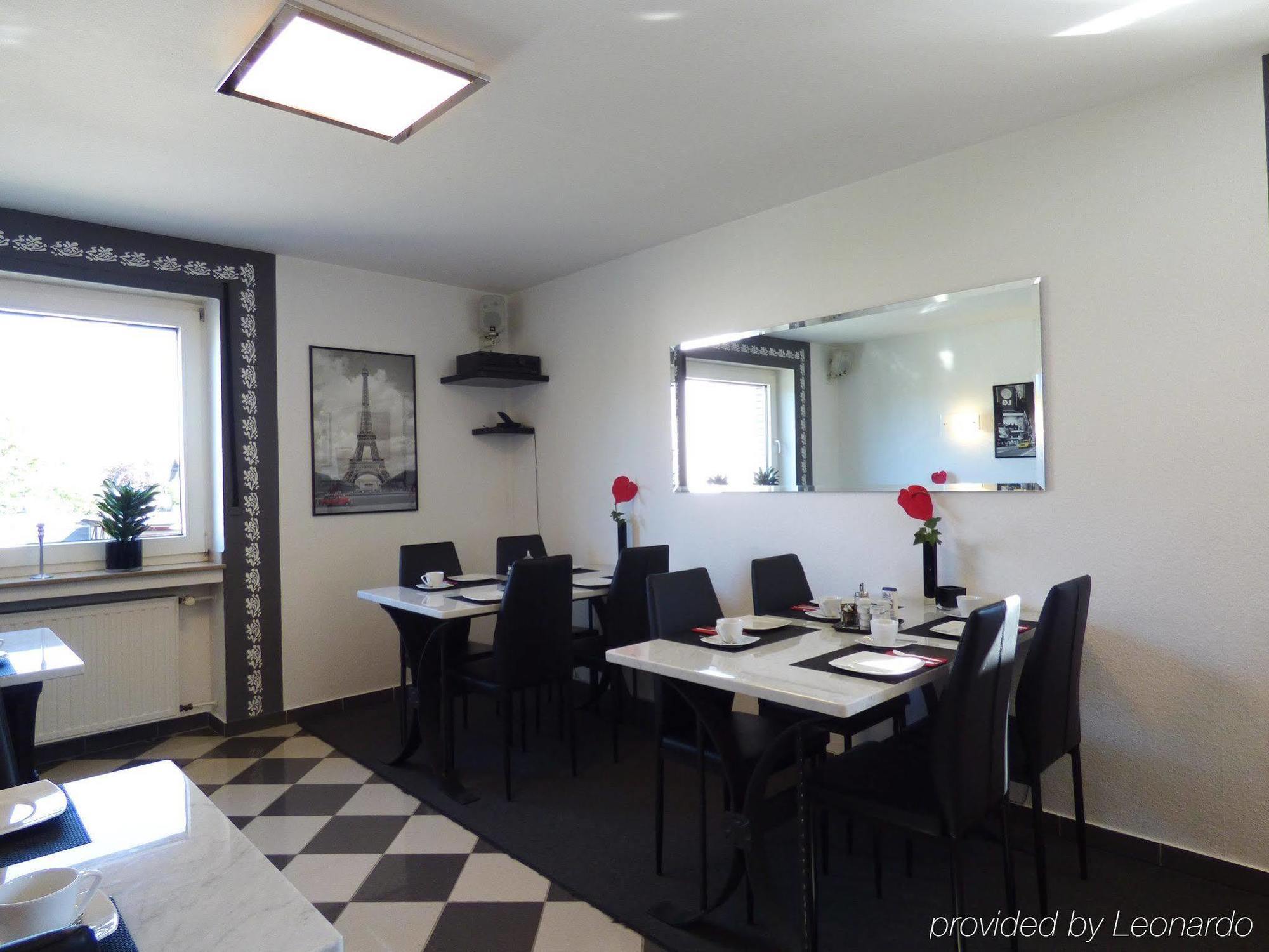 Hotel Alt Buettgen คาร์สท์ ภายนอก รูปภาพ