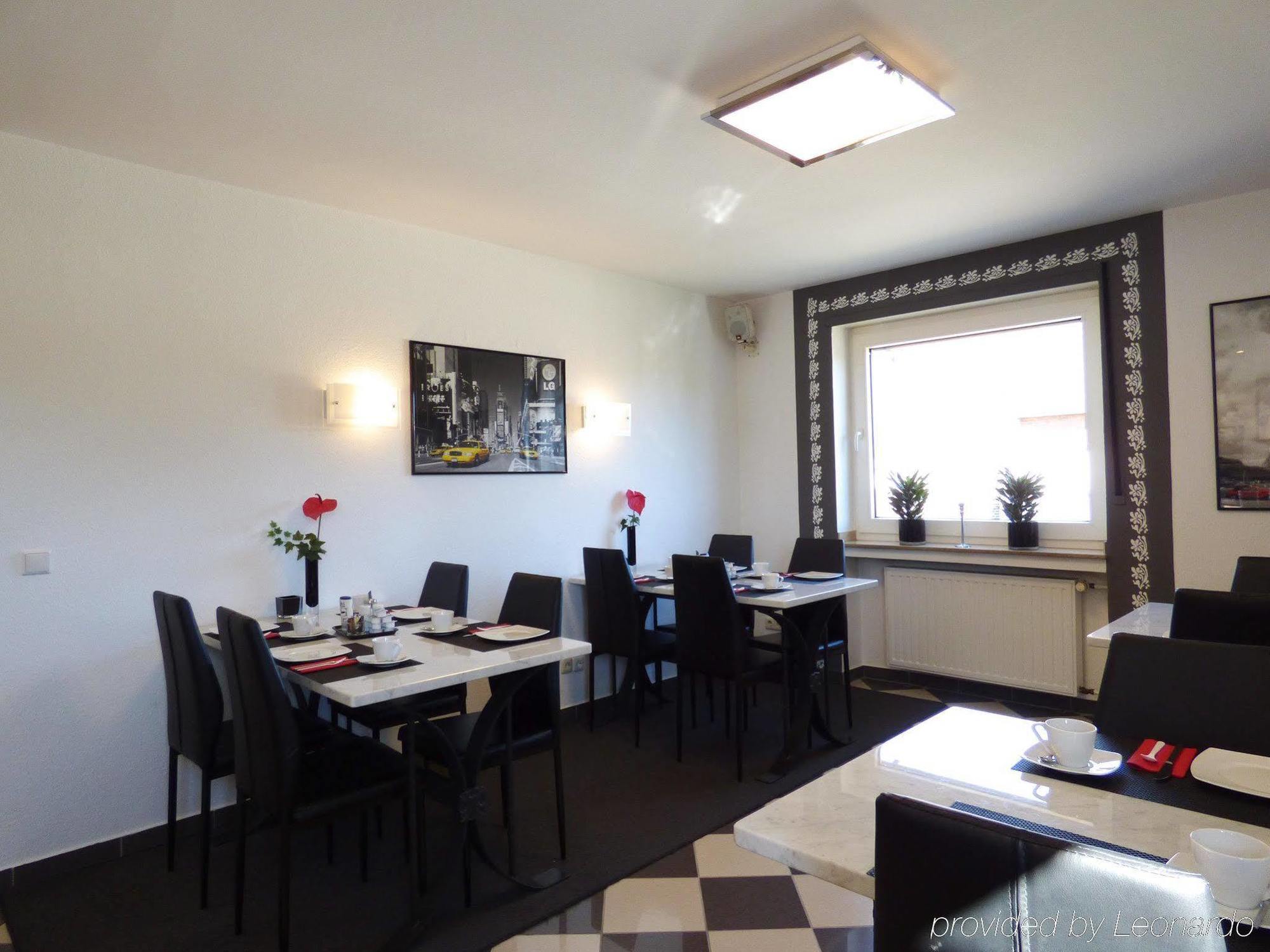 Hotel Alt Buettgen คาร์สท์ ภายนอก รูปภาพ