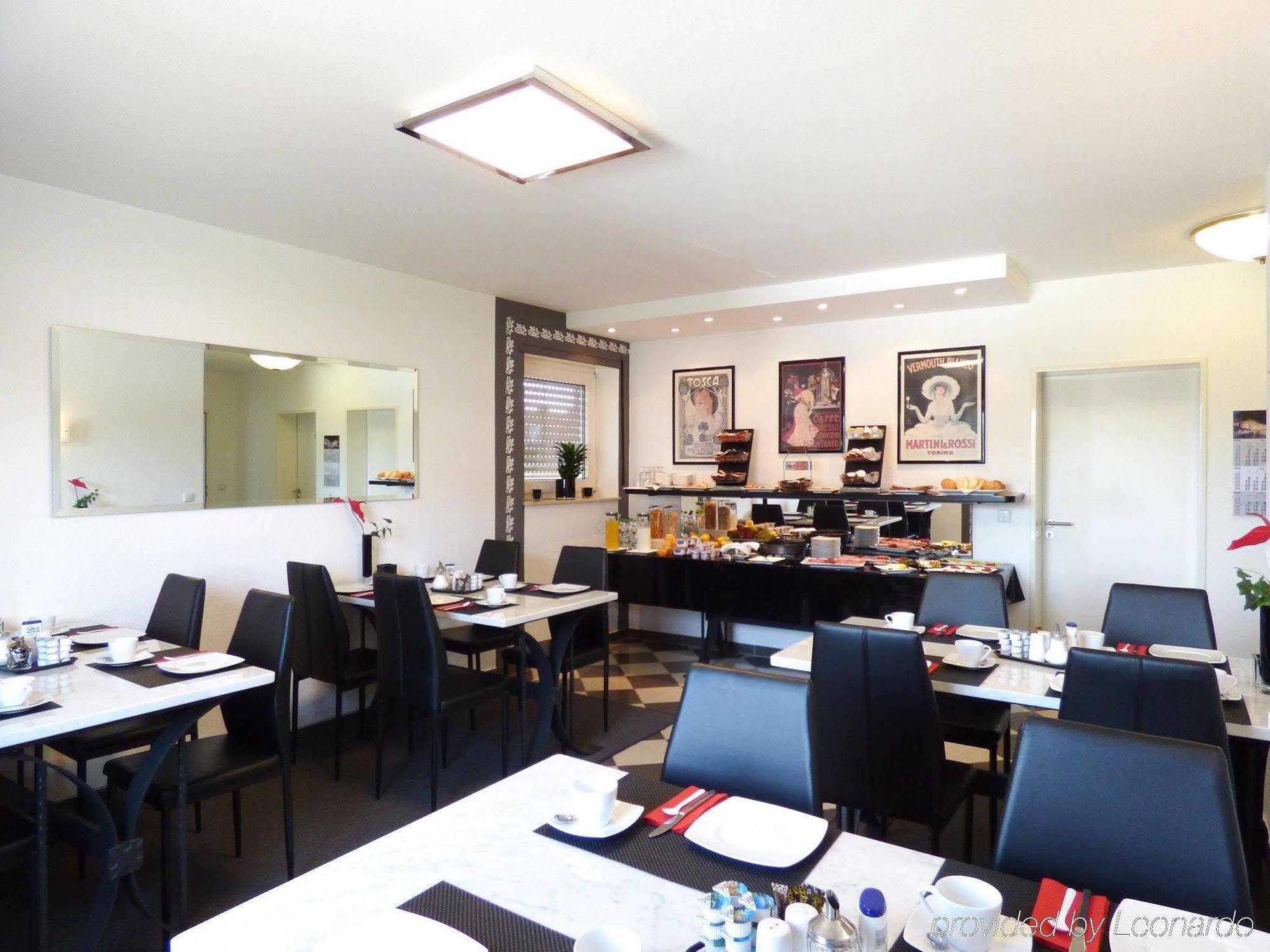 Hotel Alt Buettgen คาร์สท์ ภายนอก รูปภาพ