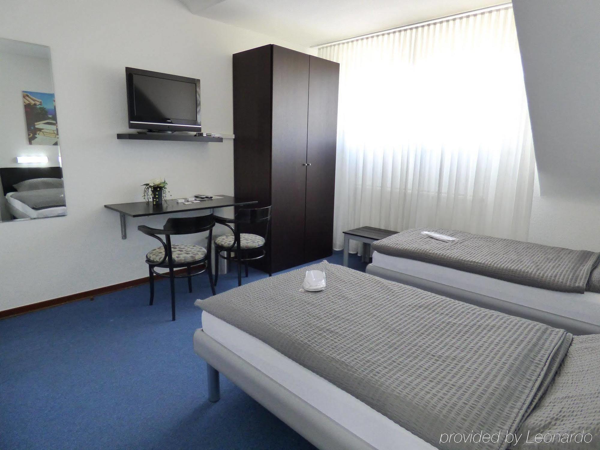 Hotel Alt Buettgen คาร์สท์ ภายนอก รูปภาพ