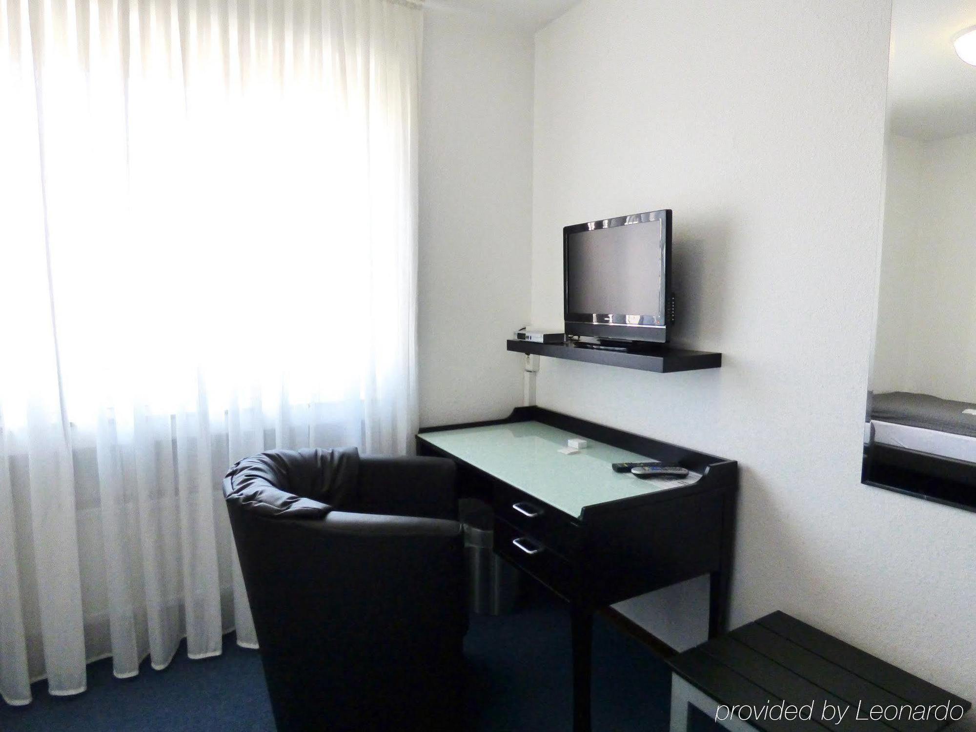 Hotel Alt Buettgen คาร์สท์ ภายนอก รูปภาพ