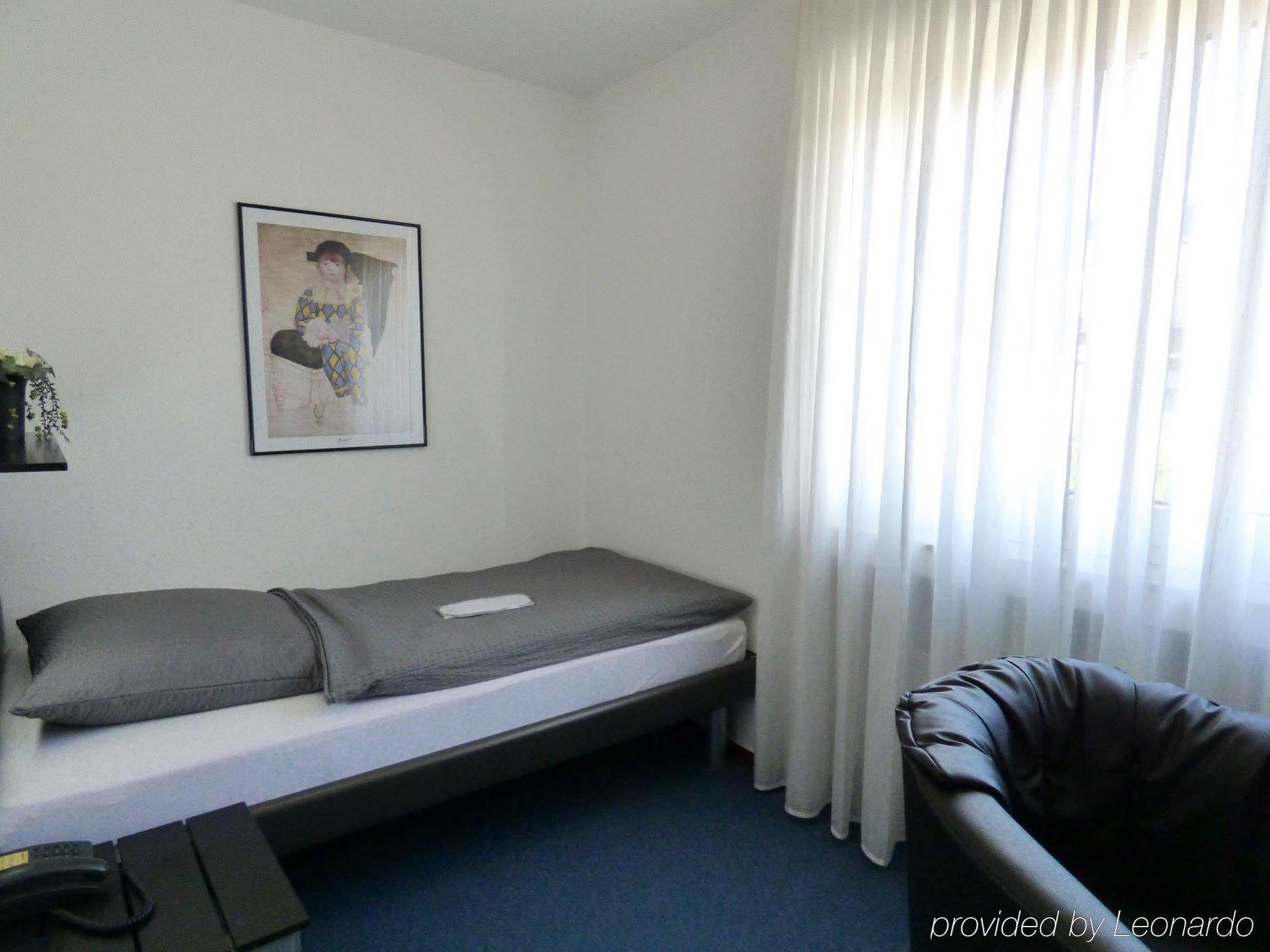 Hotel Alt Buettgen คาร์สท์ ภายนอก รูปภาพ