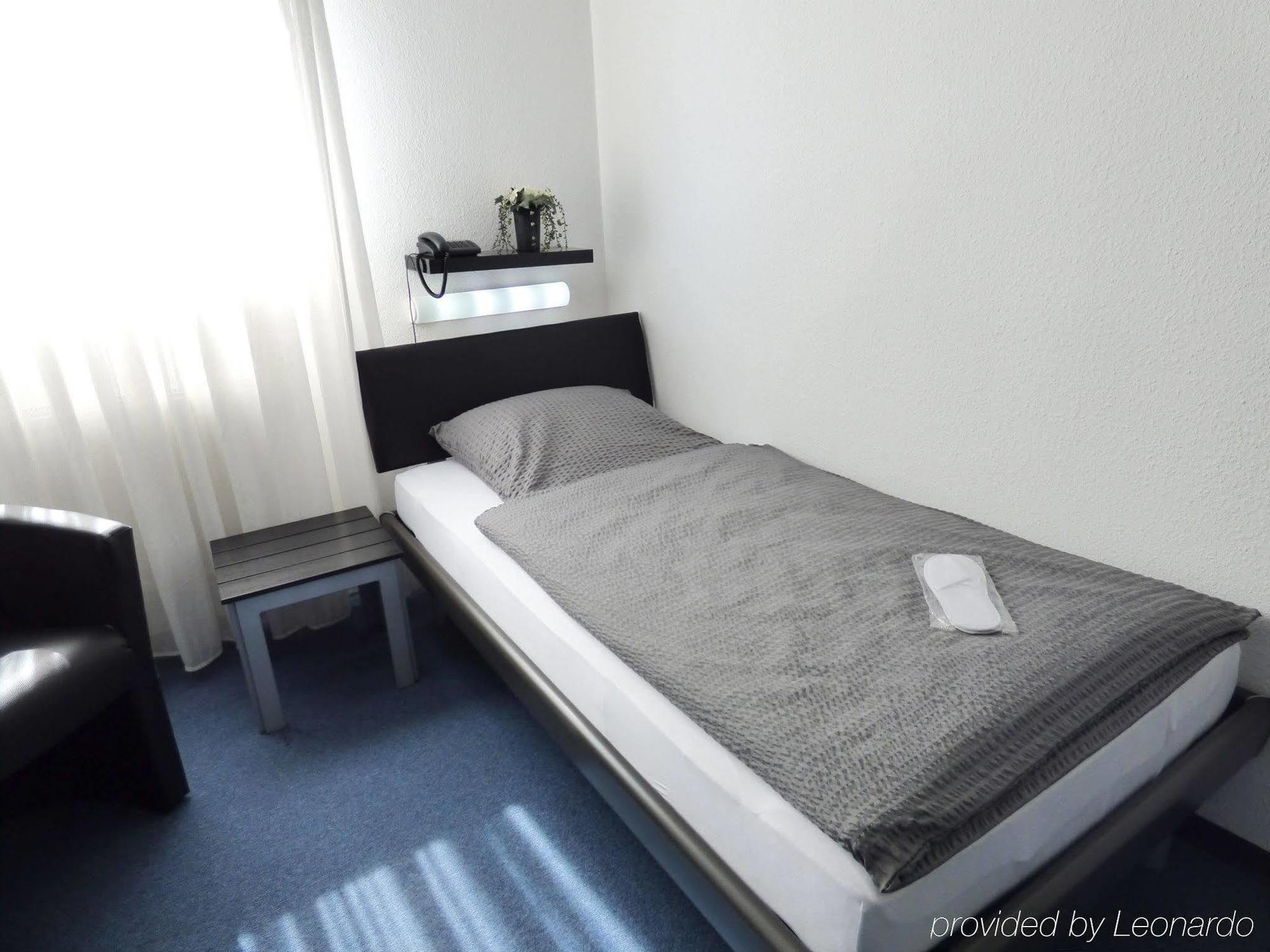 Hotel Alt Buettgen คาร์สท์ ภายนอก รูปภาพ